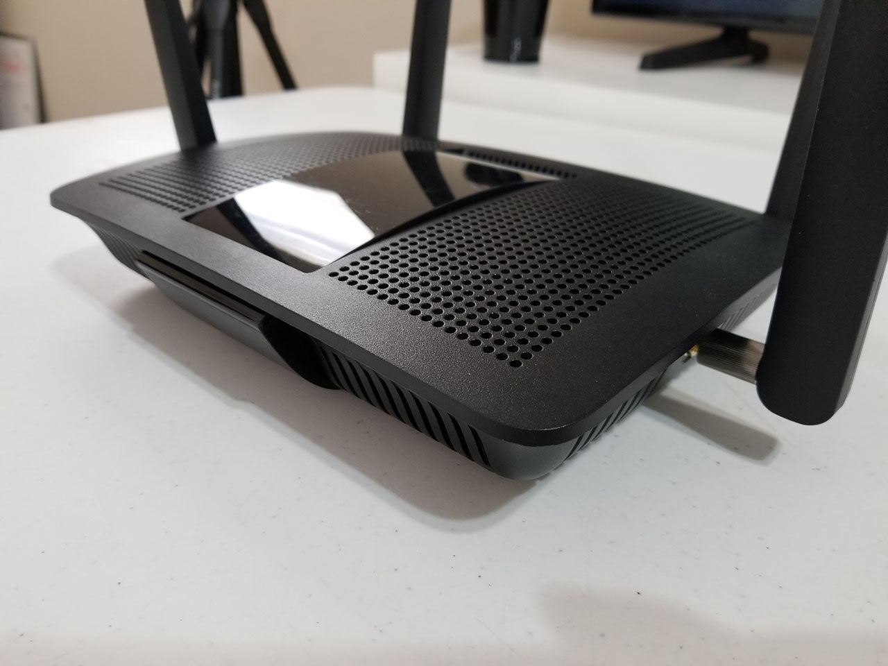 Linksys EA8500 Max-Stream AC2600 MU-MIMO Smart WI-FI Gigabit Router